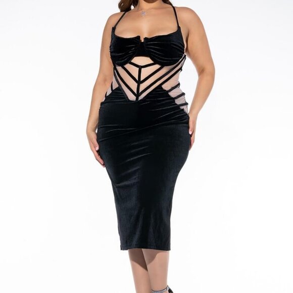 LIKE SHE NEVER LEFT VELVET MAXI DRESS - Picture 7 of 8